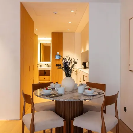 Almada Downtown Metro Luxury Apartamento