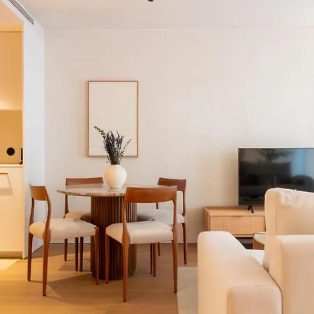 Almada Downtown Metro Luxury Appartement *